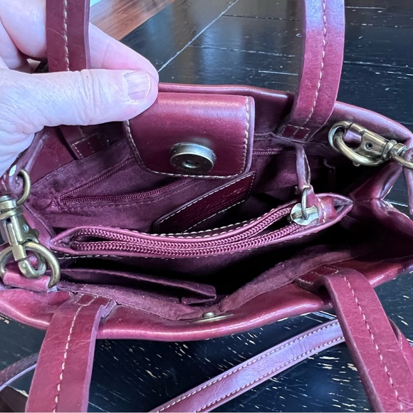 .⭐️ Relic Crossbody Bag Purse Red Burgundy Removable Strap - Picture 8 of 10